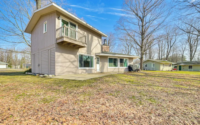 Close to 3 Ski Areas: Michigan Family Retreat!