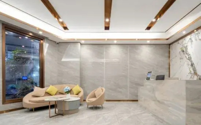 Zhirong Jiayu (Liyueli Shopping Center Store)
