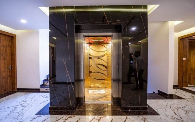 Hotel Divine Residency