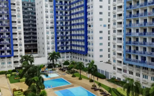 Early Sunrise Condotel at Sea Residences