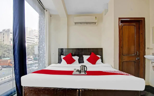 Oyo Flagship 703124 Hotel The Royal