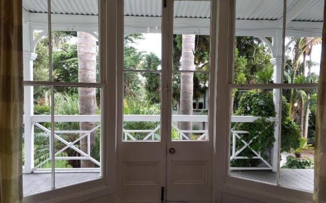 Western Springs Villa