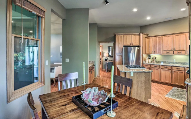 Surrounded by Nat'l Forest: Condo w/ Majestic View - фото 5