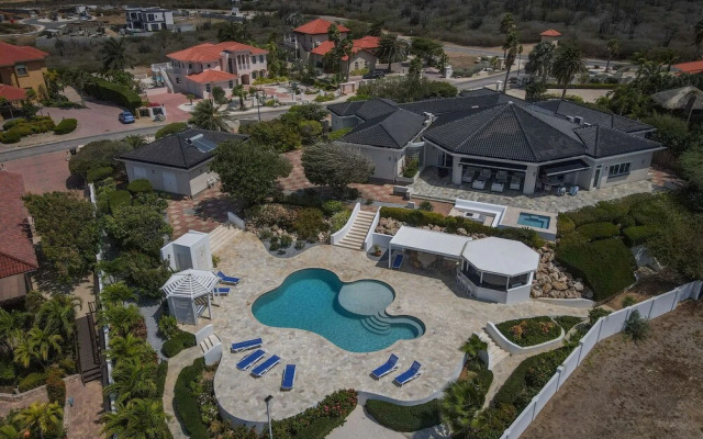 180 Ocean View 2 min to Beach Jacuzzi