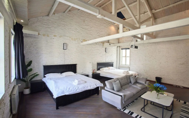 Book and Bed-Jingan Temple