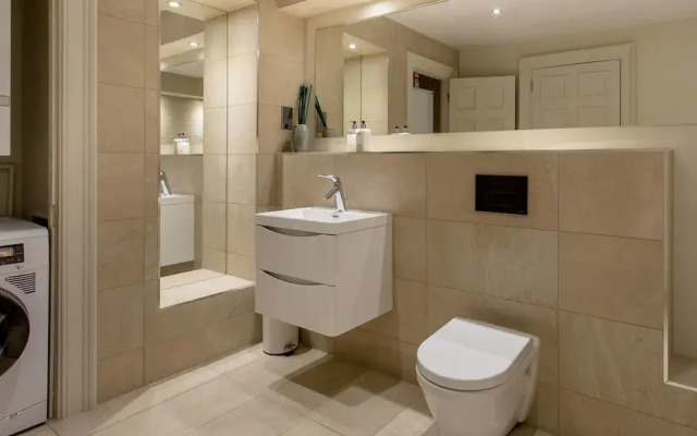 Heart of the City Luxury 3 Bedroom Apartment