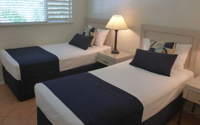 Palm Cove Tropic Apartments