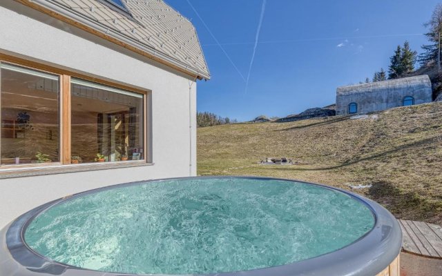 House On The Hill Wellness Chalet