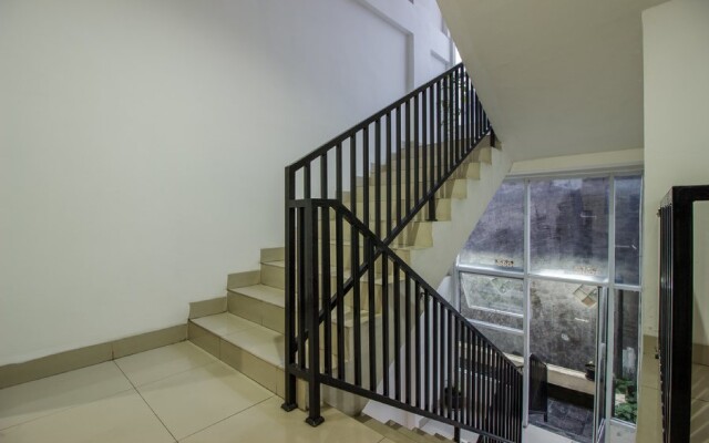 RedDoorz Premium @ Ampera Raya 2