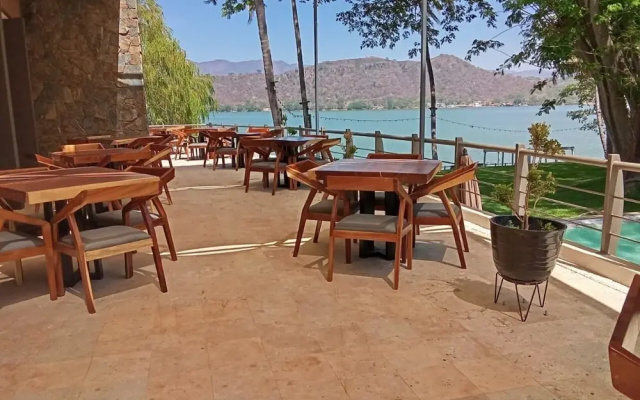 Chiijaj Hotel & Club De Laguna