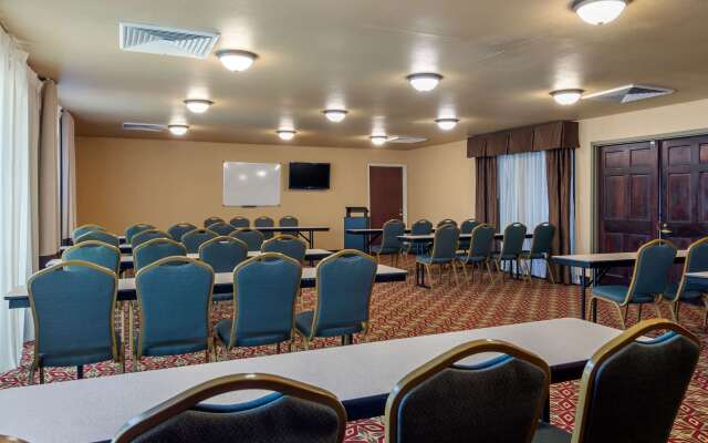 Comfort Inn & Suites Perry National Fairgrounds Area