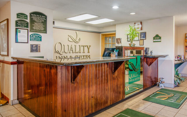 Quality Inn & Suites Medford Airport