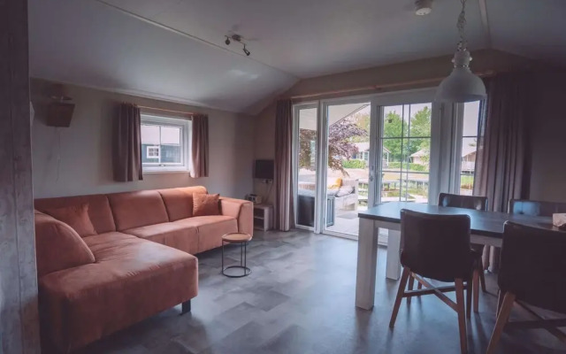 Pondside Stay w/ Kitchen