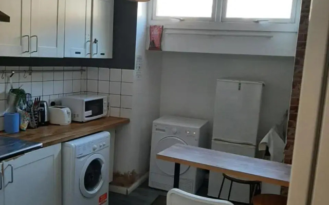Single room with underbed 8