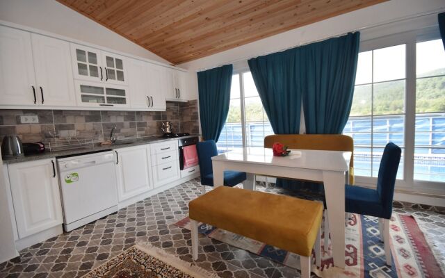 Villa Teo 3 by Helaltatilvillari