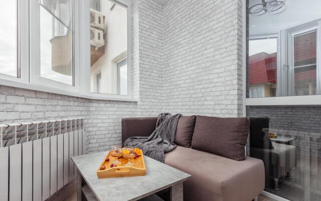 Orange Apart Alpine Quarter