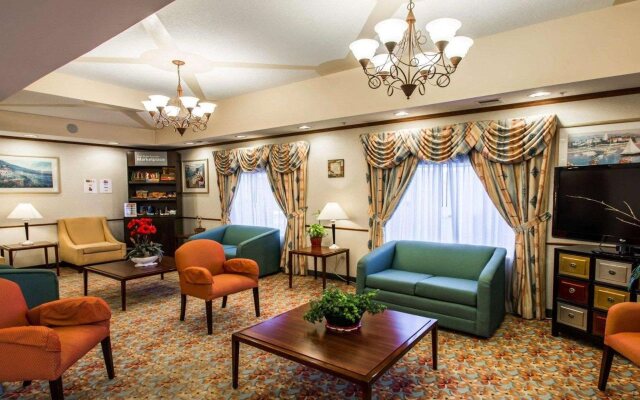Comfort Suites Airport