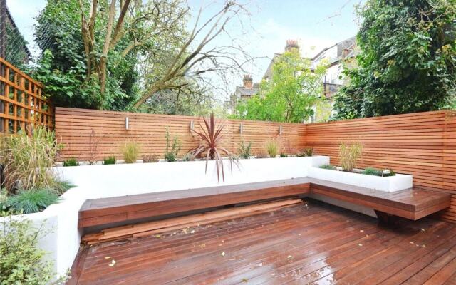 2 Bedroom House In West Hampstead