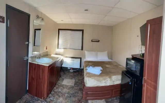 The Armadillo Hotel Karnes City