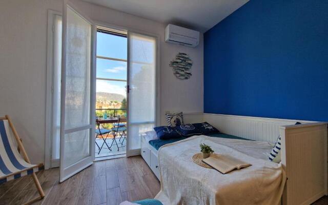 650 metri dal Mare - WiFi - Terrazzo - Piscina - A/C