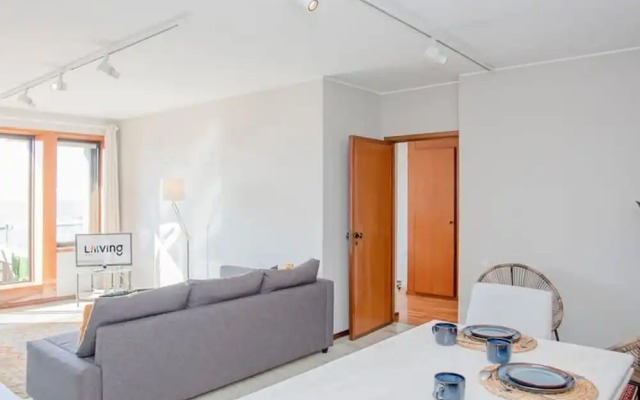 Liiiving in Porto Sea River View Apartment