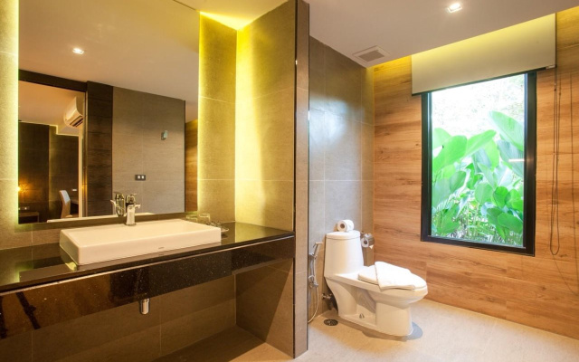 The Glory Gold Hotel