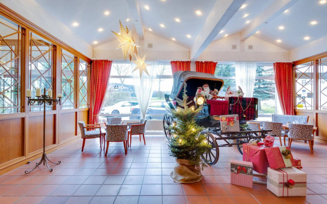 Panorama Berghotel Wettiner Höhe