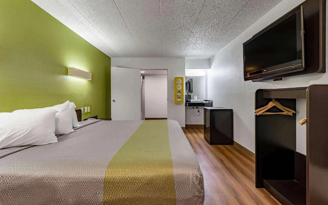 Days Inn by Wyndham Cincinnati I-71