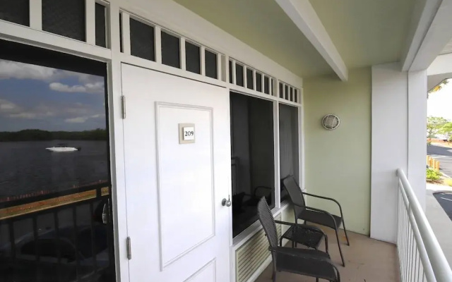 209 Little Harbor Inn
