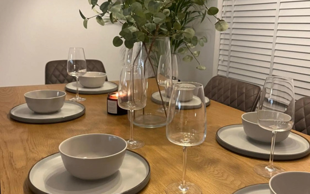 Lux 2 Bedroom Ground Floor Apartment