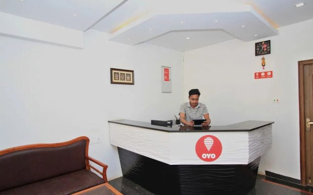 OYO 11396 Hotel Cyprus Inn