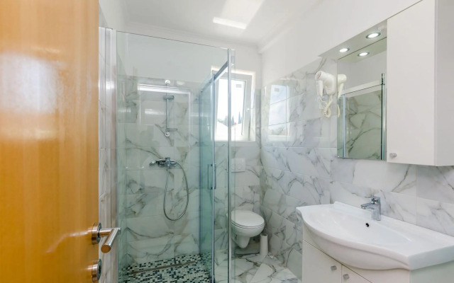 Apartments & Rooms V&M