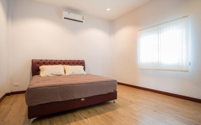 Ban Pak Hua Hin Pool Villa