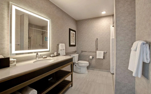 Embassy Suites Rockford Riverfront