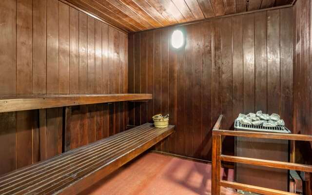 Best Western Plus Lake Front Hotel