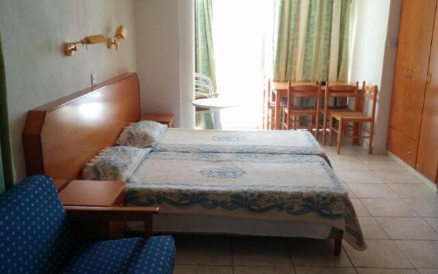 Theophan Restaurant and Apartments