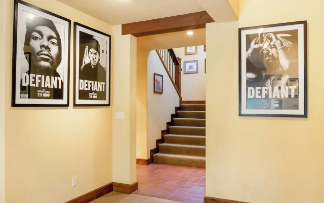 Star Haven Retreat 5 BDR Stunner!