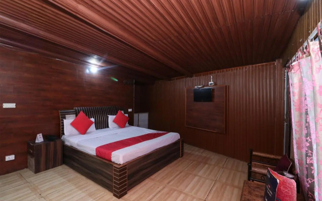 OYO Flagship 70210 Long View