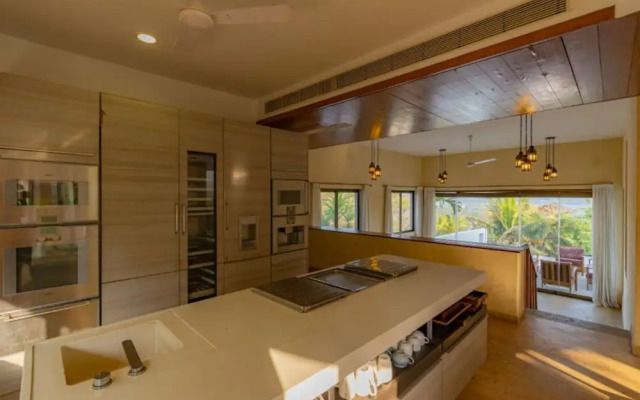 Cliffhouse by Hireavilla -5br w Pvt Pool in Saipem