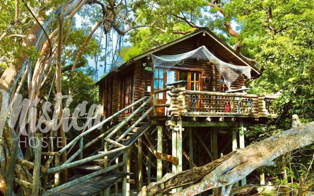 Mistica Island Hostel