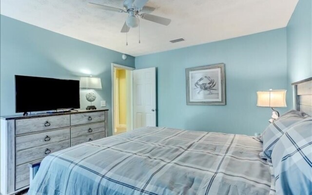 Fernandina Shores Condo with Private Balcony and Access to Pool by RedAwning