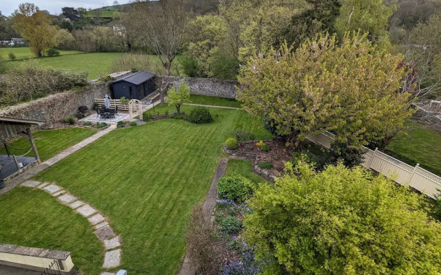 Llys Aeron Guest House