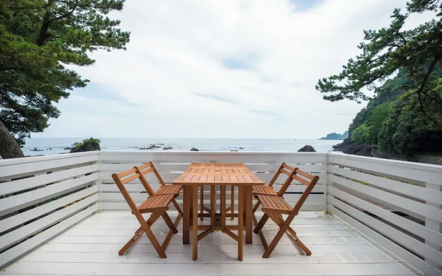 Kawazu Beach House Blue Moon