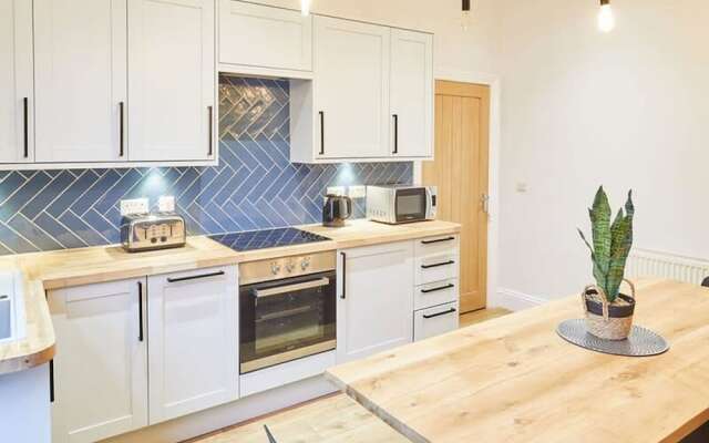 Host Stay Simba House