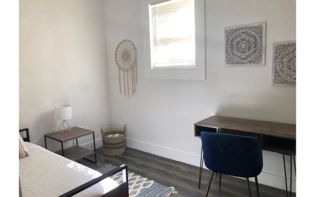 Impressive Cozy Historic 2BR Apt 202 Near Downtown