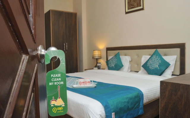 Season 4 by OYO Rooms