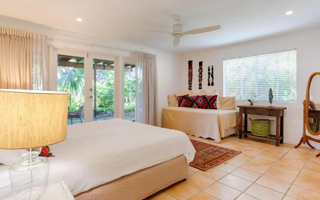 Sunshine Beach House 14 Depper Street