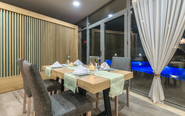 Karras Grande Resort