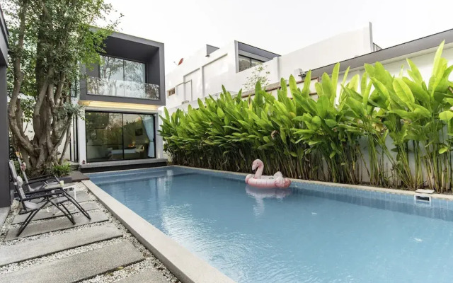 Vmoon Pool Villa
