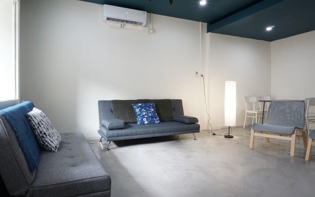 Residences by RedDoorz near MT Haryono (Minimum Stay 6 Nights) – Guest Rooms – Jakarta